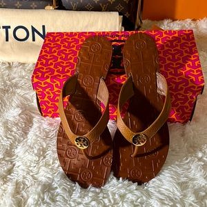 Tory Burch sandal 9.5 great came with box .